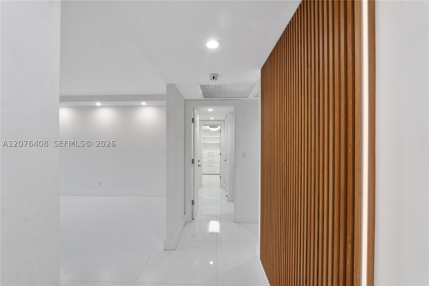 90 Edgewater Dr #104 Coral Gables, FL 33133