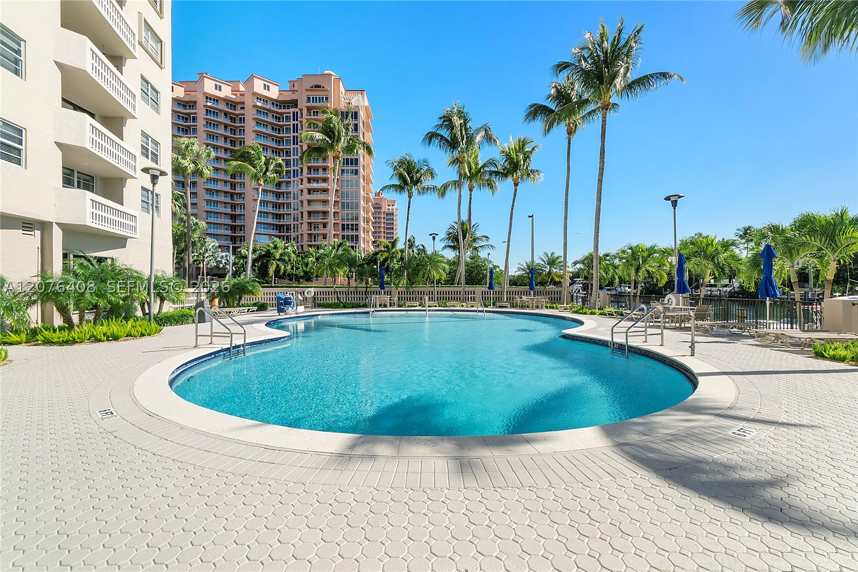 90 Edgewater Dr #104 Coral Gables, FL 33133