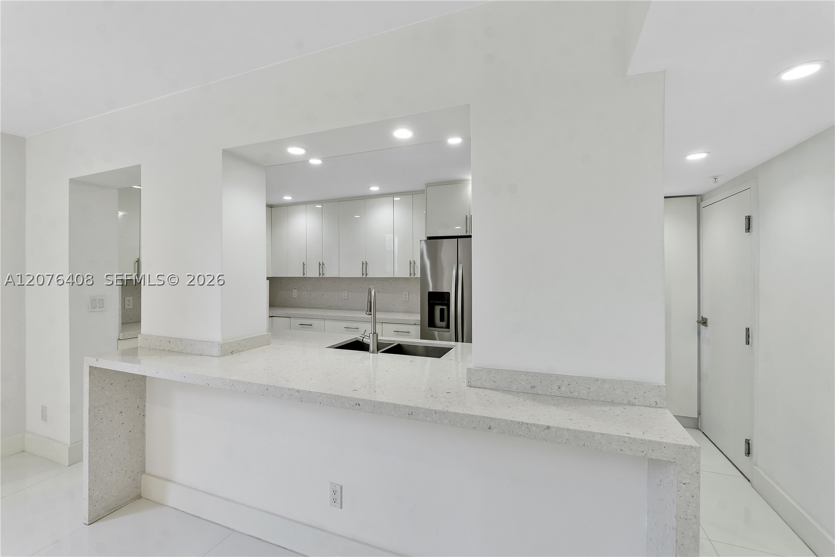 90 Edgewater Dr #104 Coral Gables, FL 33133