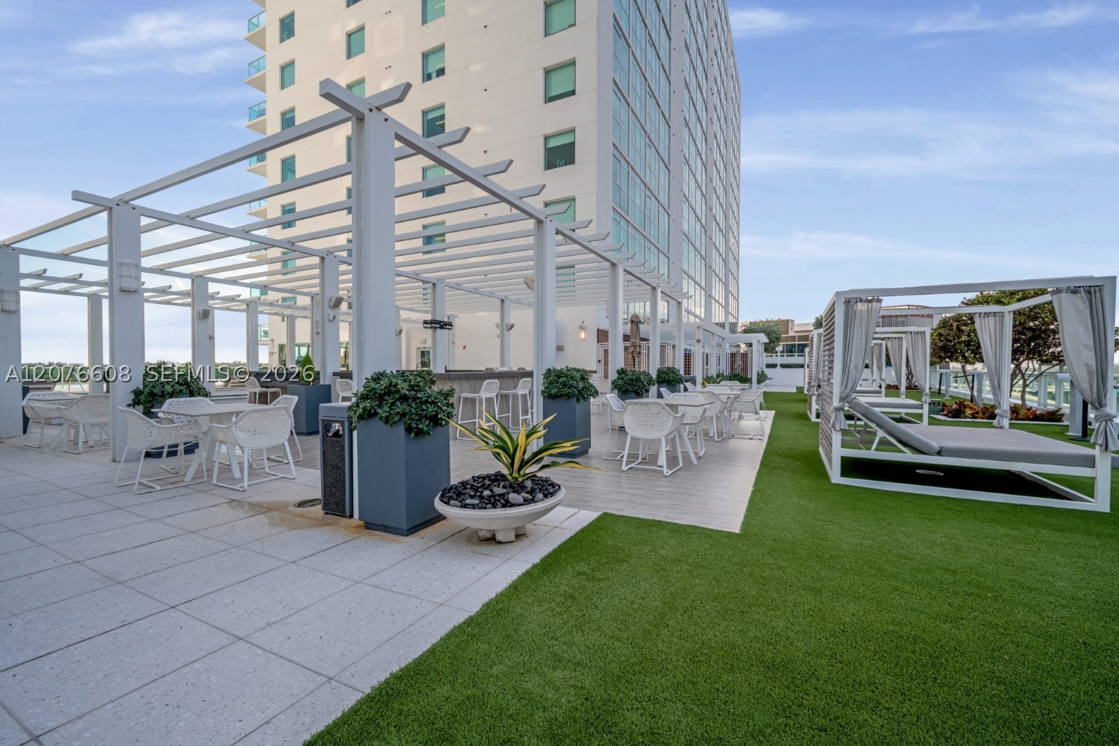 400 Sunny Isles Blvd #908 Sunny Isles Beach, FL 33160
