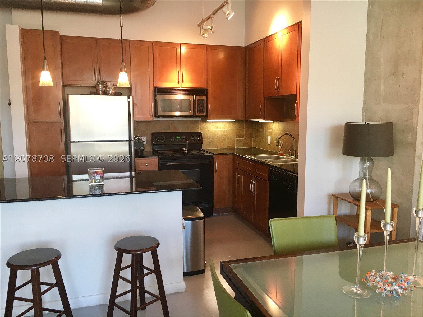 image Cite on the Bay West7
