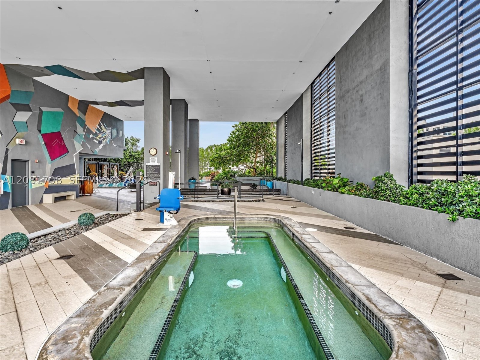 image Hyde Midtown80