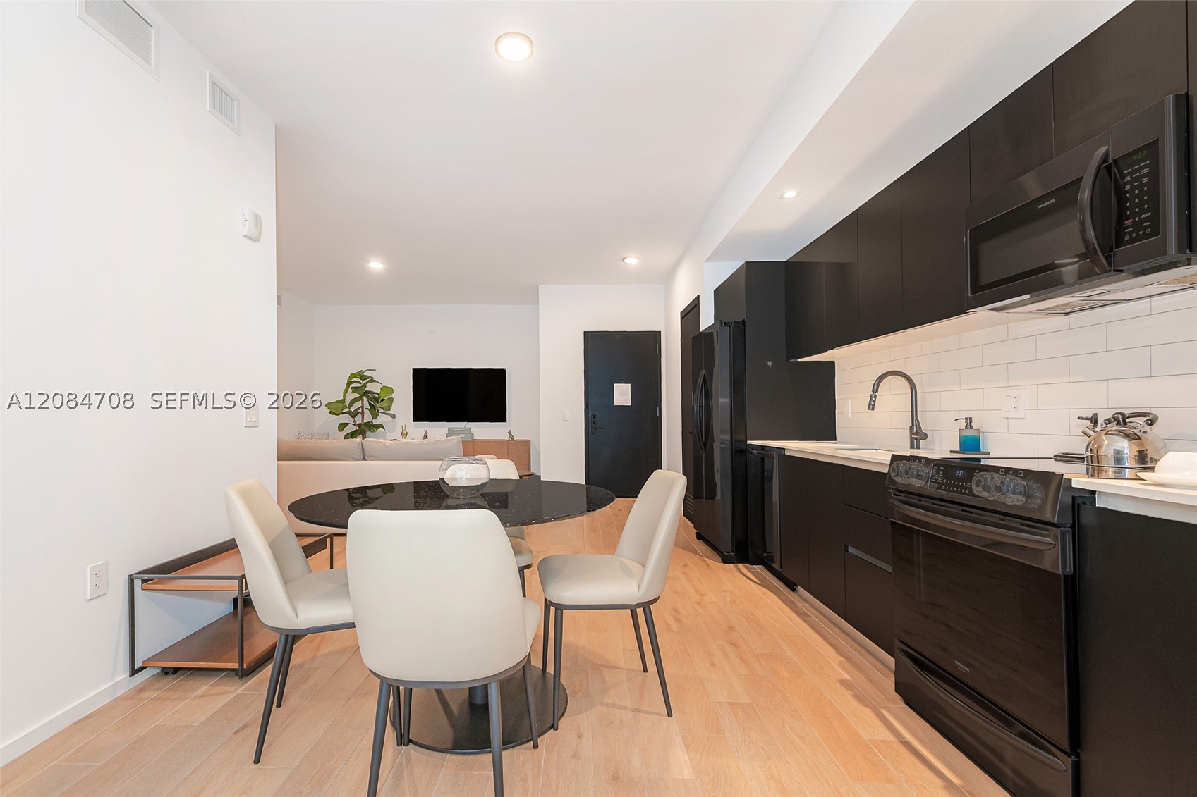 image The Elser Hotel & Residences11