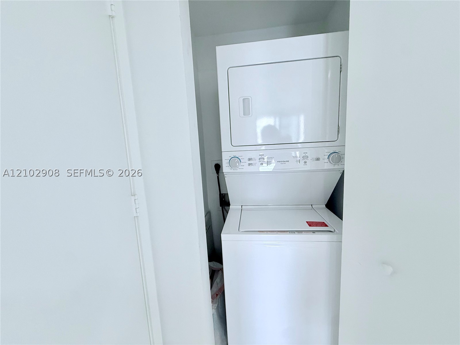 image Brickell Heights East11