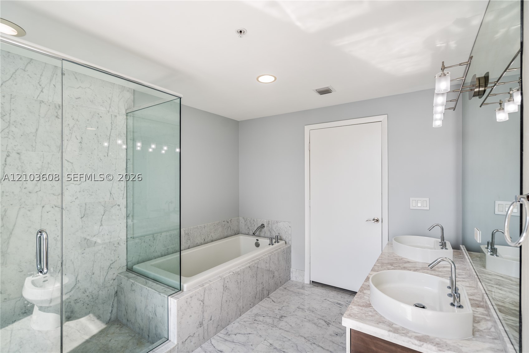 244 Biscayne Blvd #4308 Miami, FL 33132