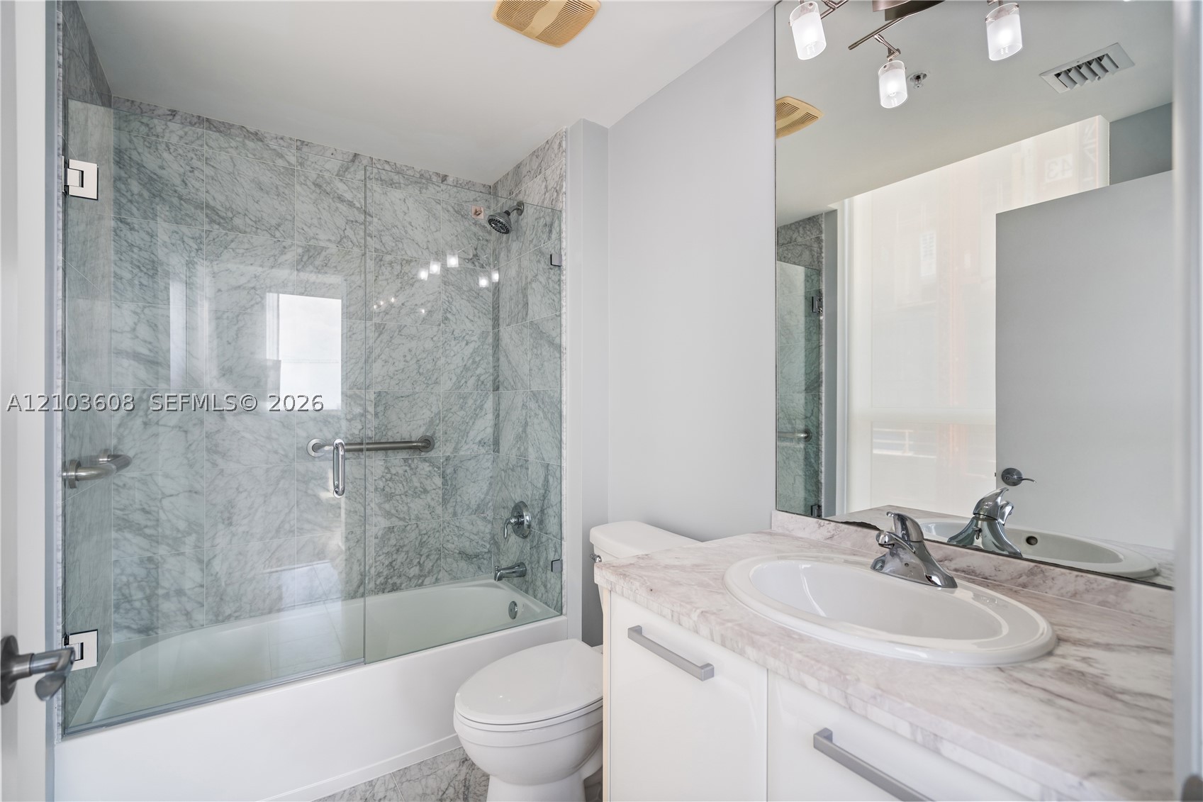 244 Biscayne Blvd #4308 Miami, FL 33132
