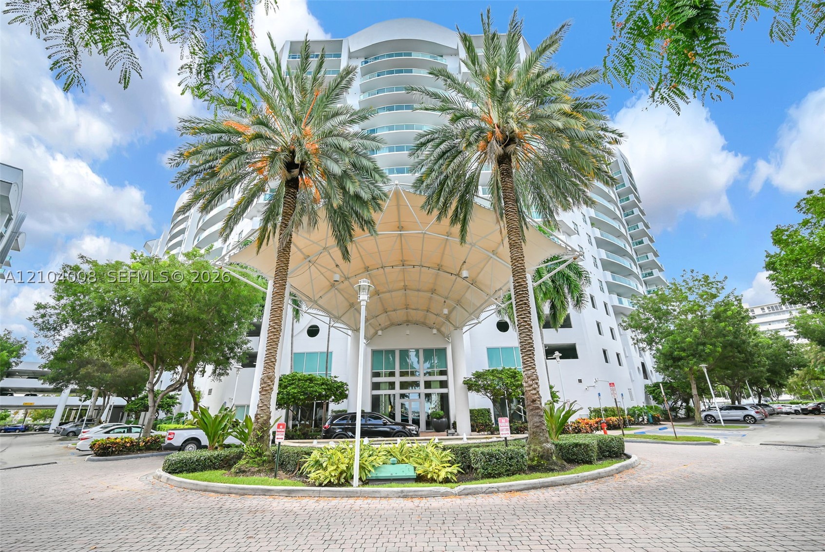 7900 Harbor Is Dr #923