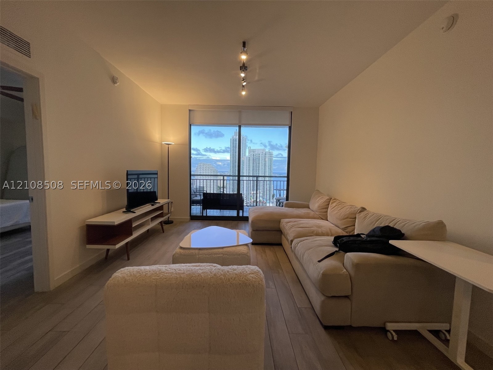 999 SW 1st Ave #3207 Miami, FL 33130