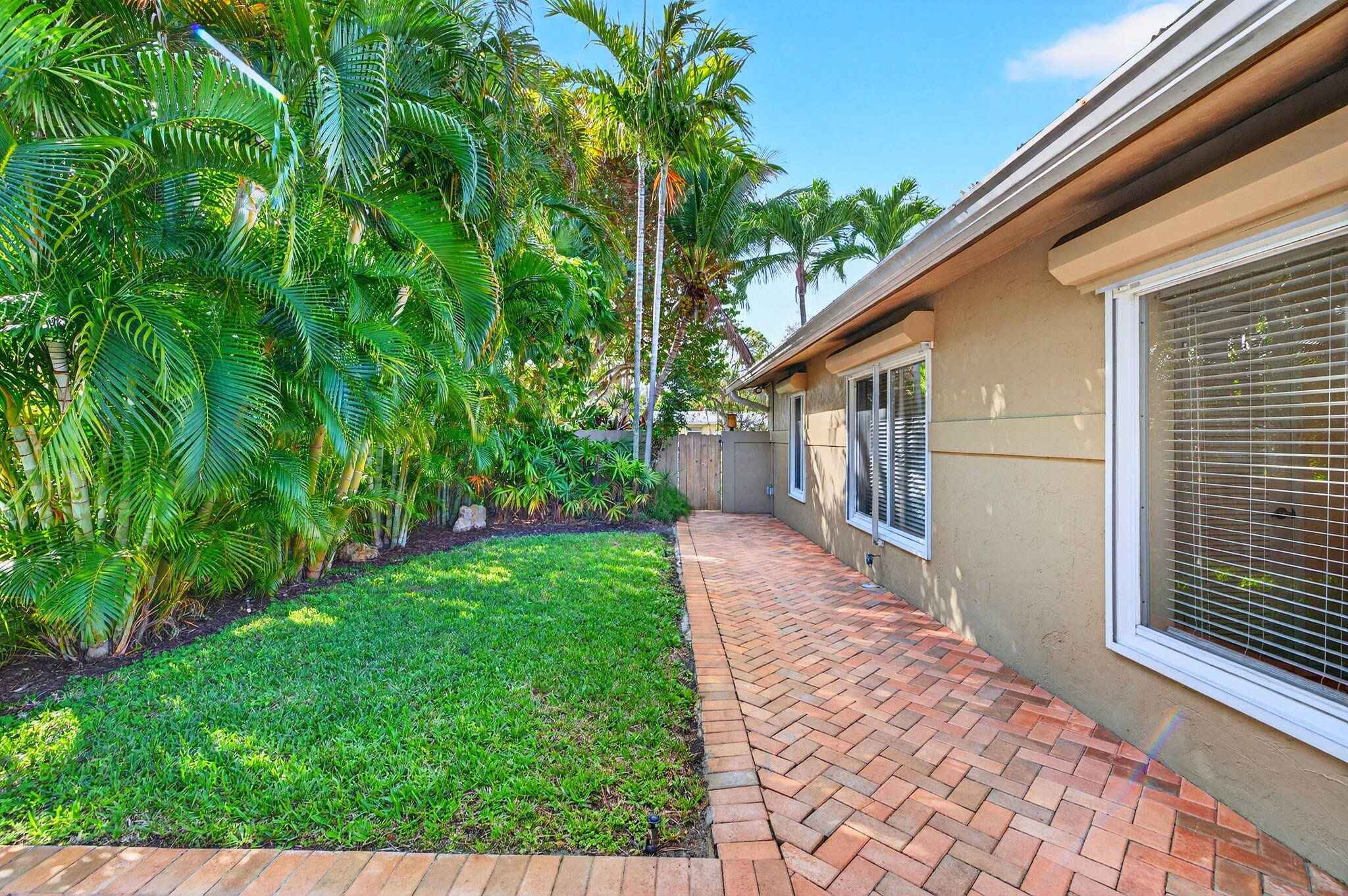 2091 NE 54th Fort Lauderdale, FL 33308