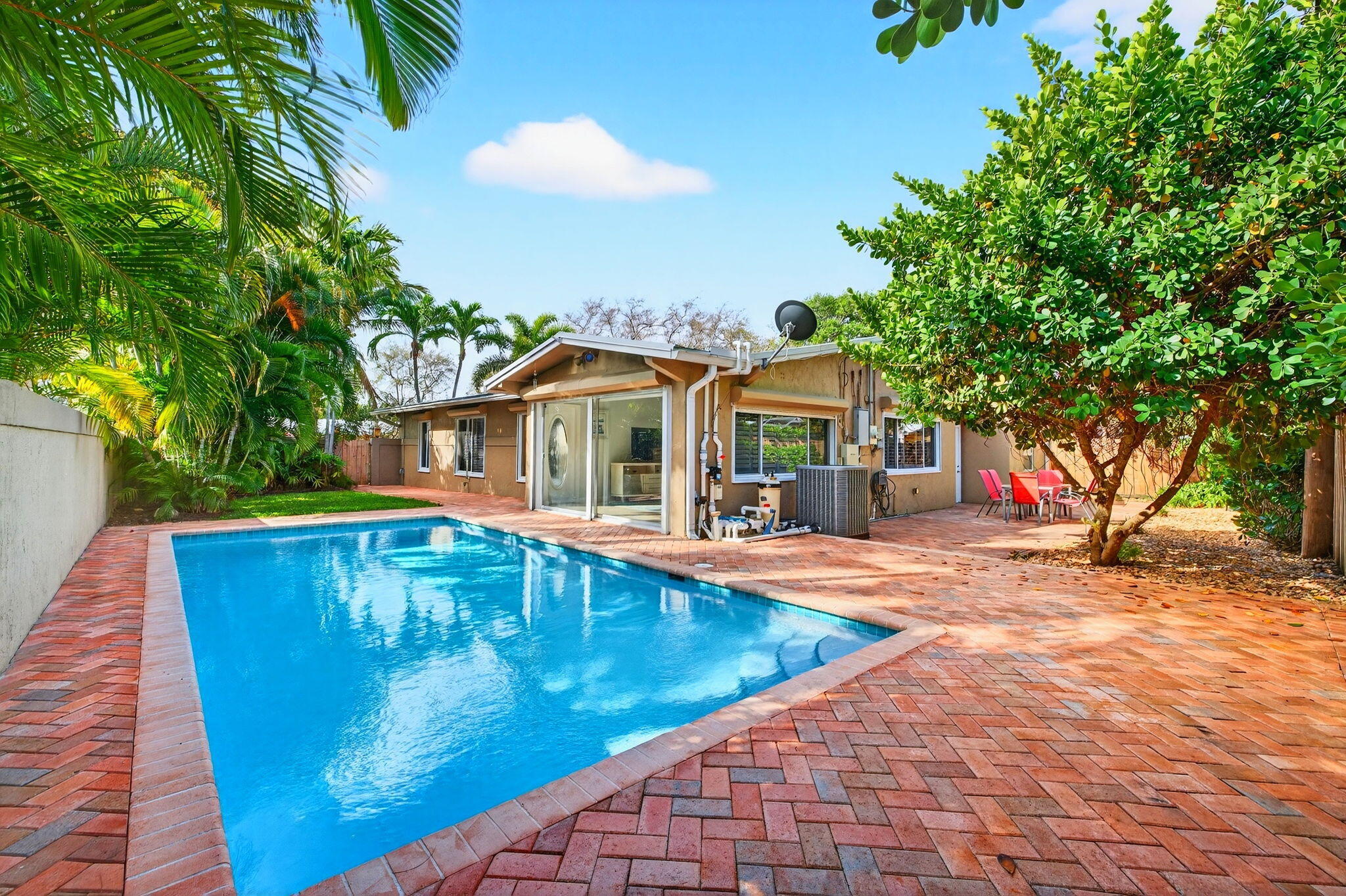 2091 NE 54th Fort Lauderdale, FL 33308