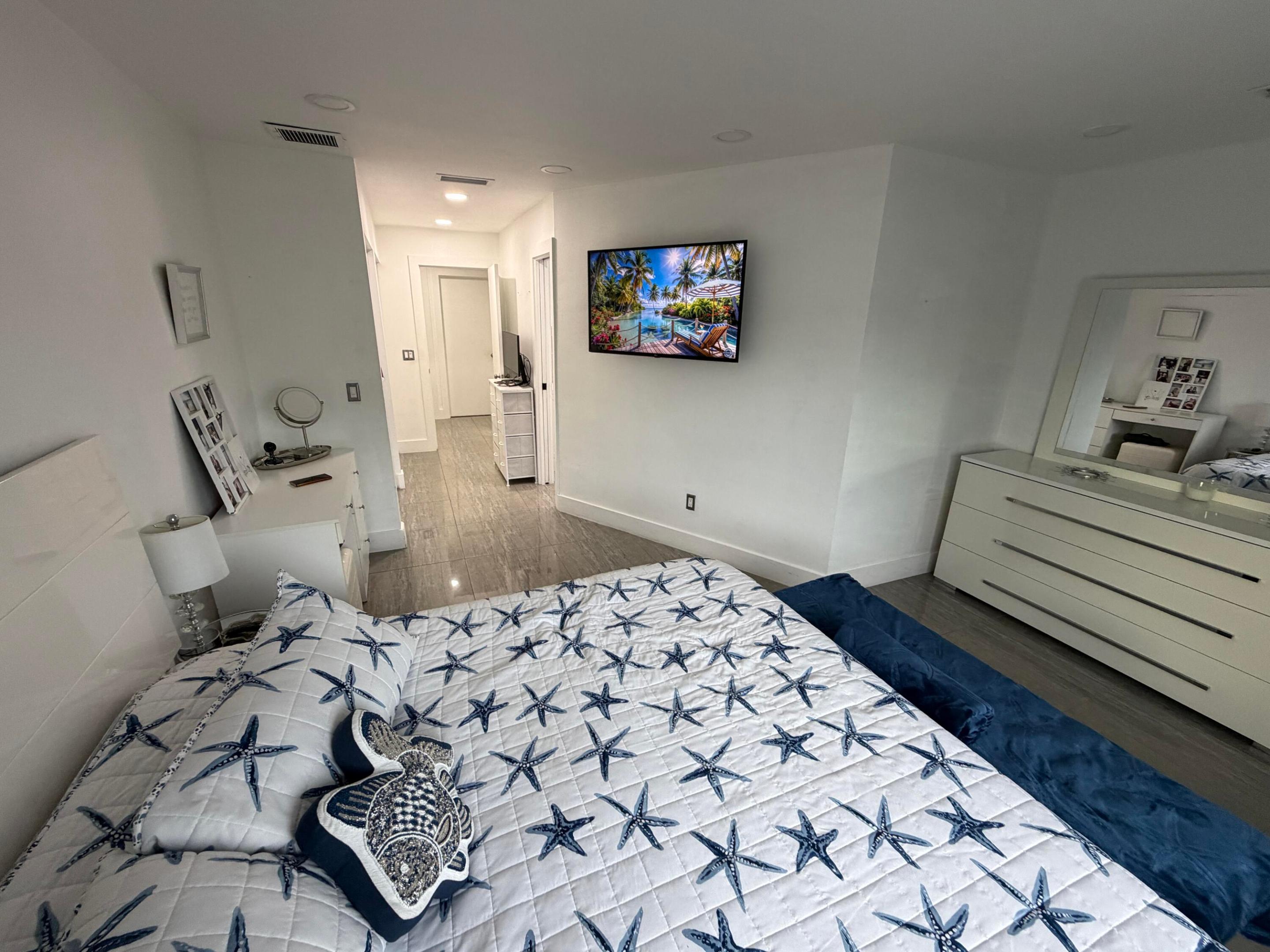 8097 Cedar Holw Boca Raton, FL 33433