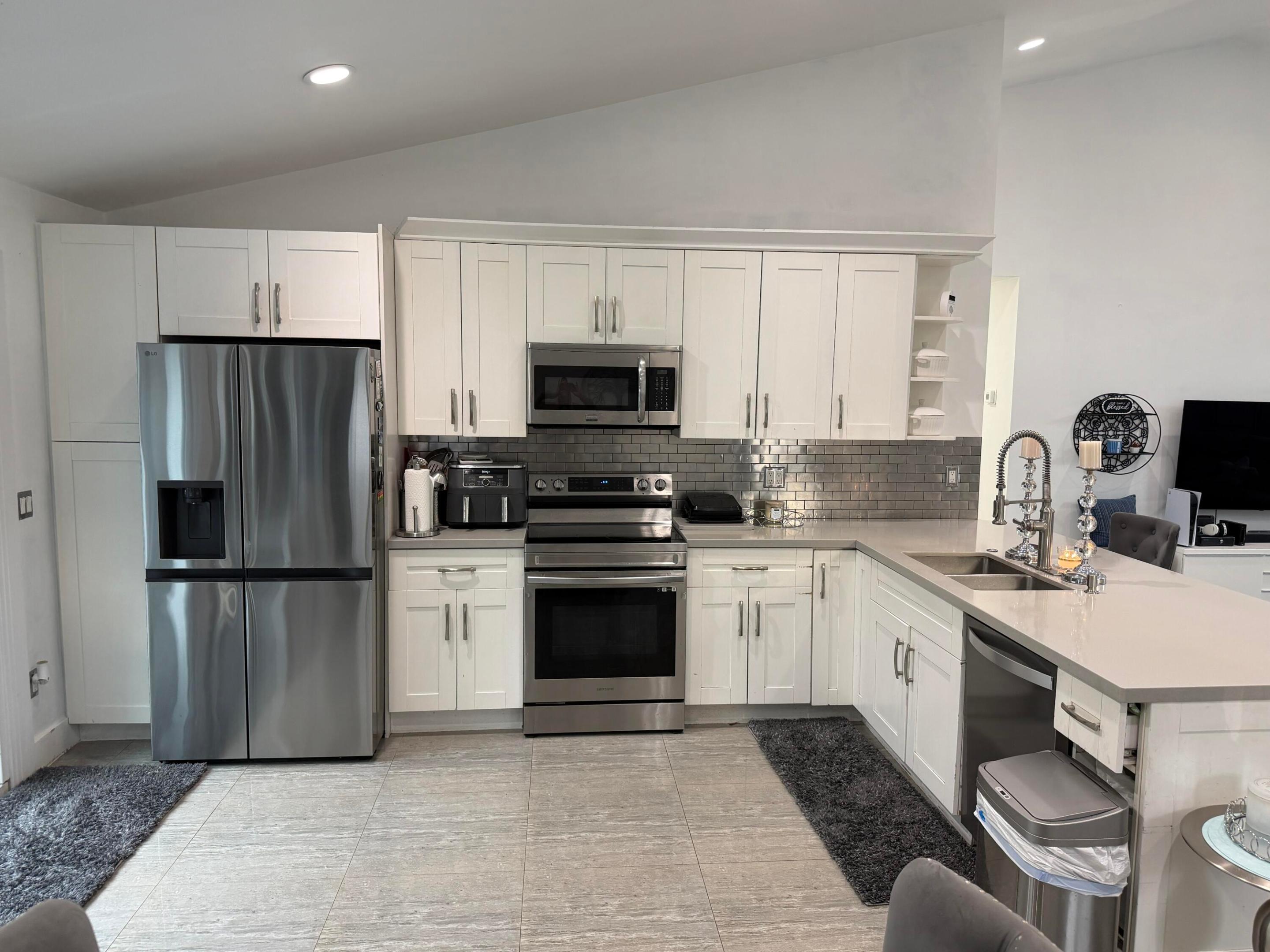 8097 Cedar Holw Boca Raton, FL 33433