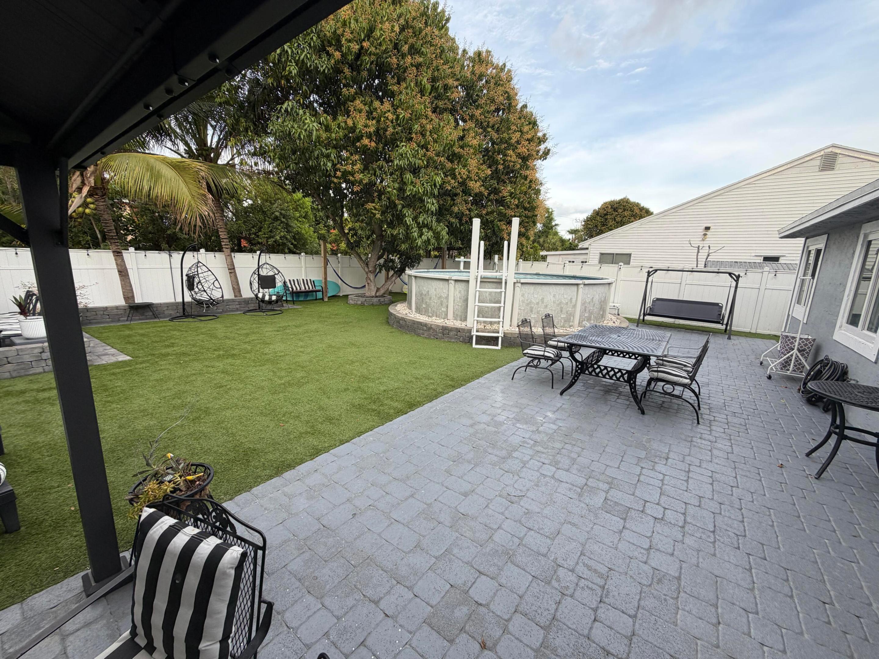 8097 Cedar Holw Boca Raton, FL 33433