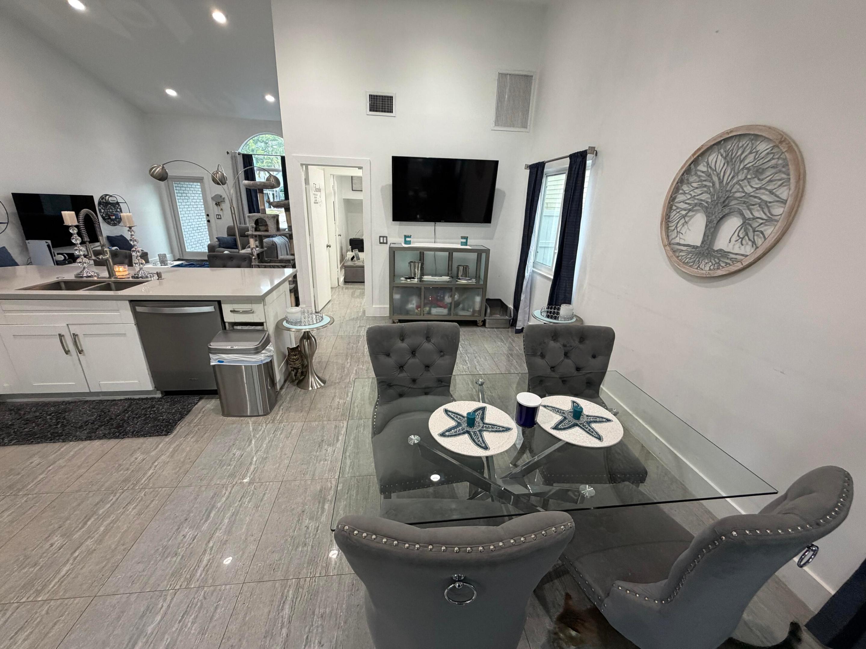 8097 Cedar Holw Boca Raton, FL 33433