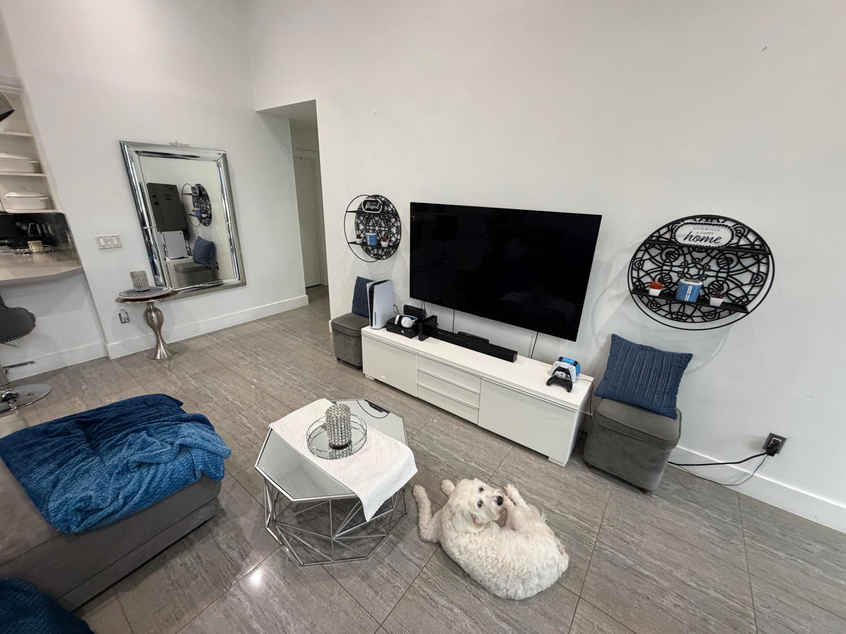 8097 Cedar Holw Boca Raton, FL 33433