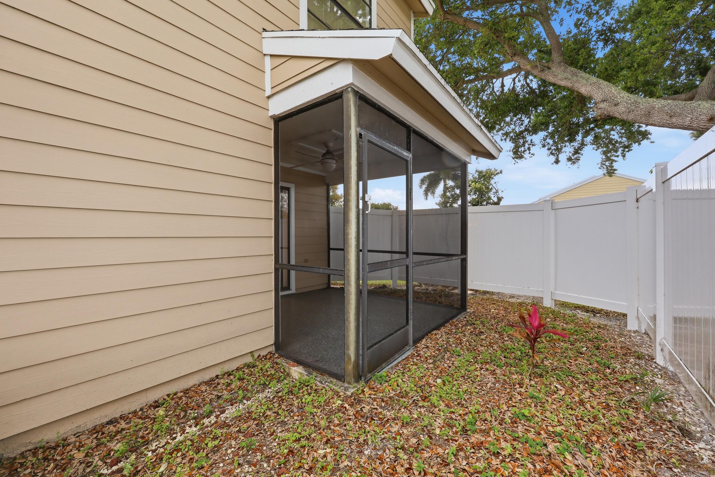 301 Lakewood #8a Jupiter, FL 33458