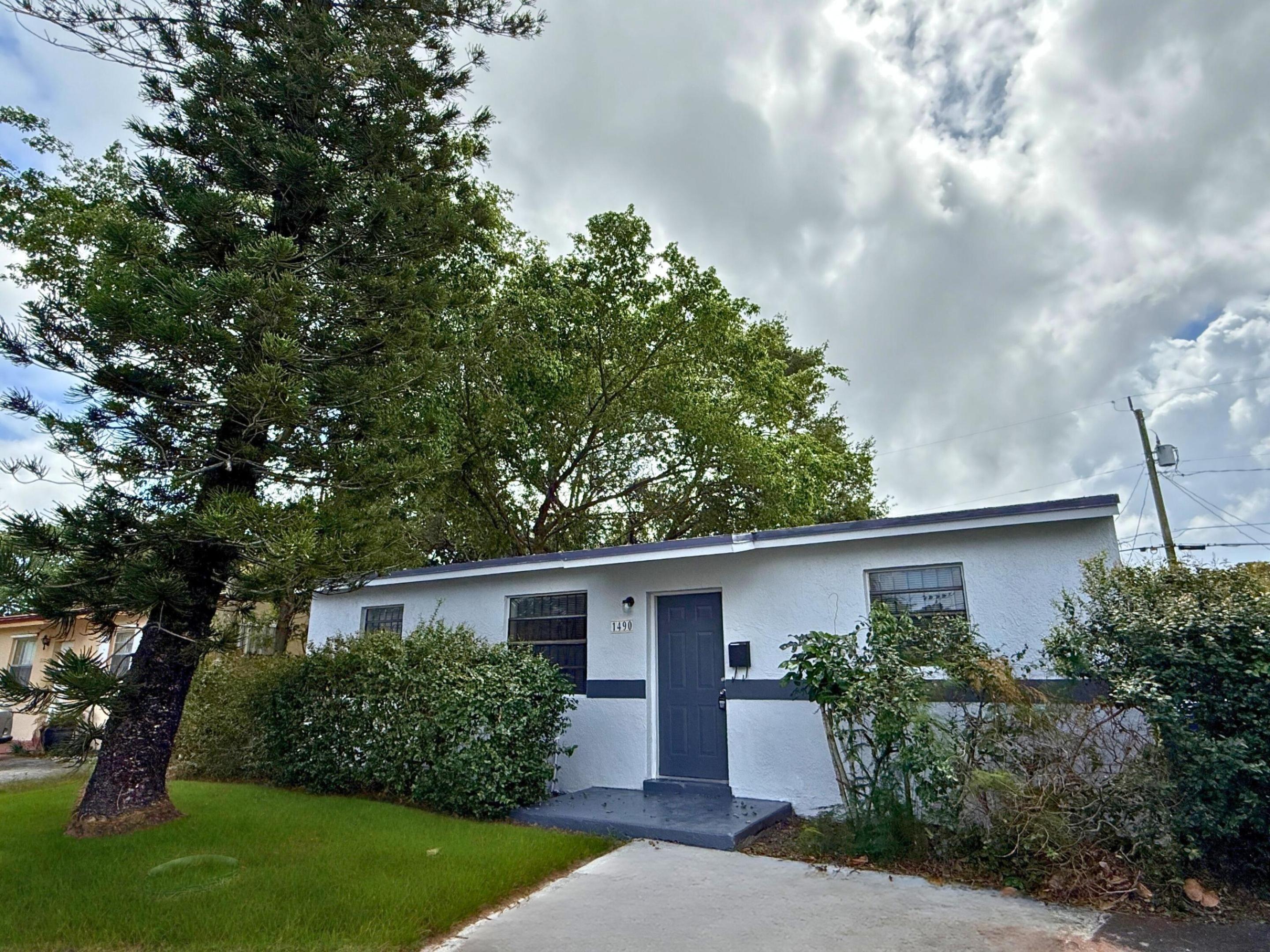 1490 NE 152nd North Miami Beach, FL 33162