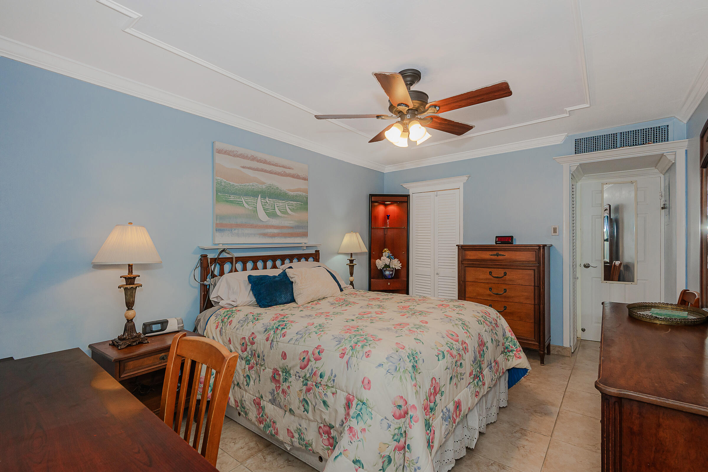 2076 S Ocean Hallandale Beach, FL 33009