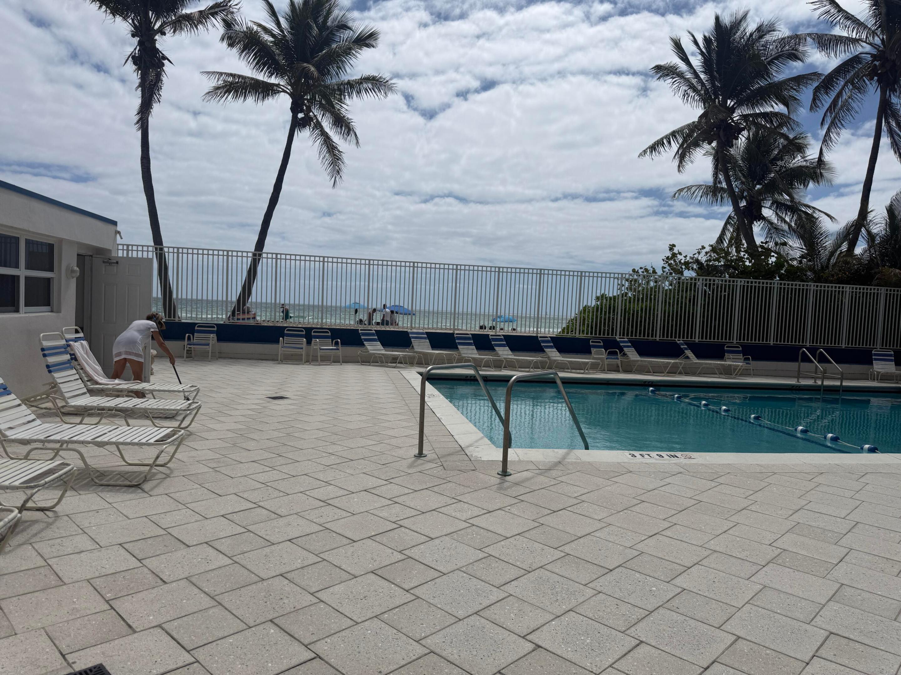2076 S Ocean Hallandale Beach, FL 33009
