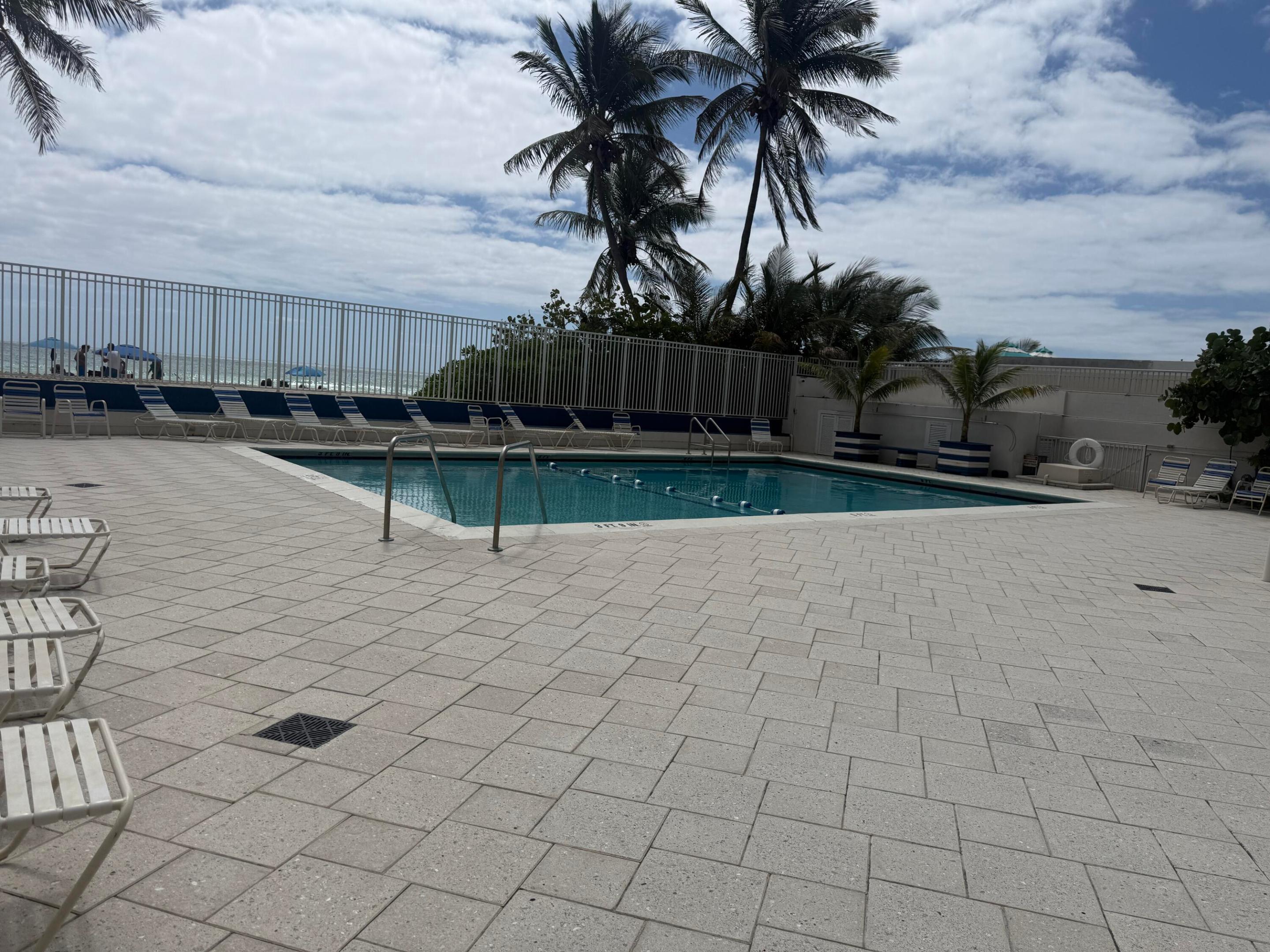 2076 S Ocean Hallandale Beach, FL 33009