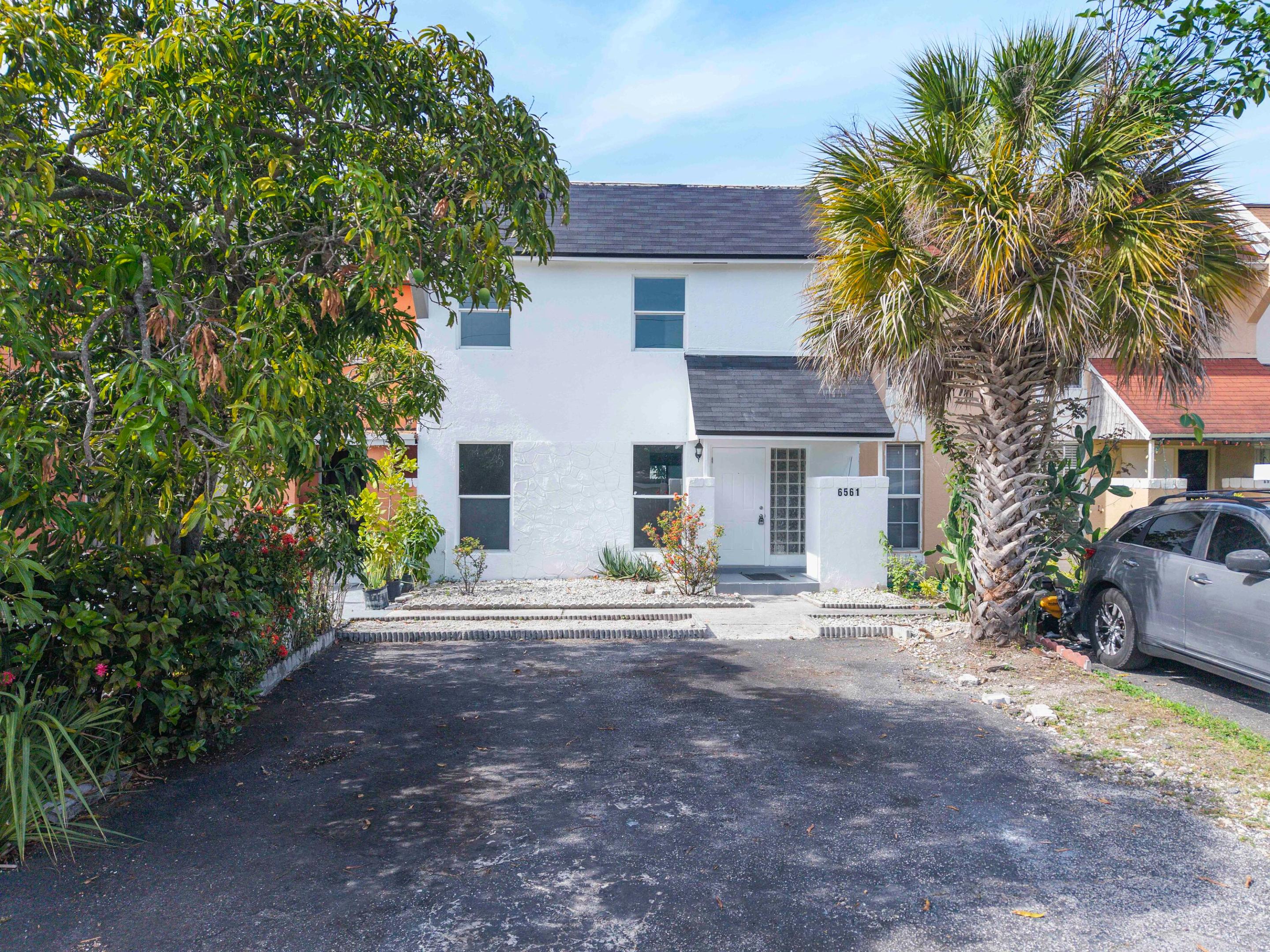6561 Boulevard Of Champions