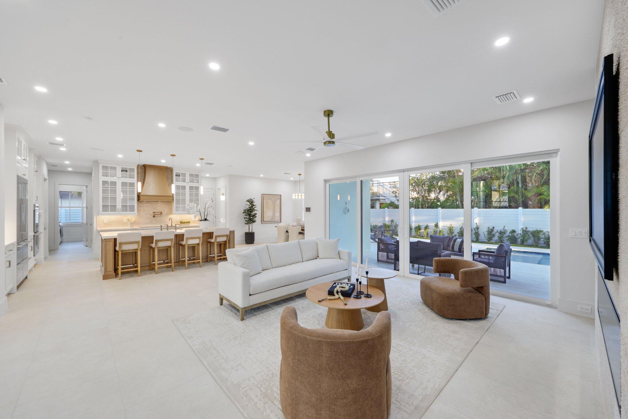 1041 Bimini West Palm Beach, FL 33404