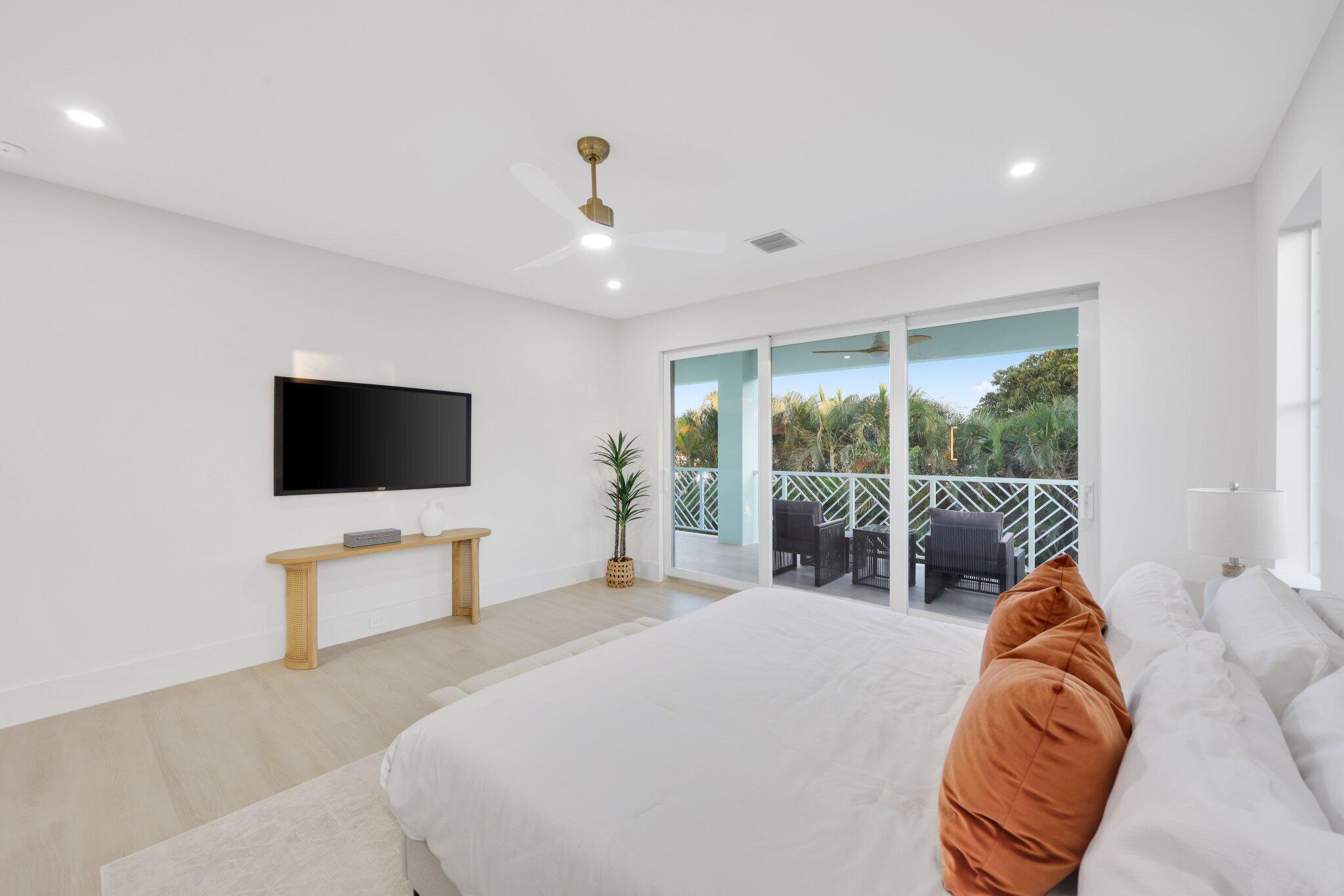 1041 Bimini West Palm Beach, FL 33404