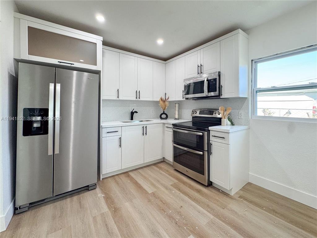 953 NE 37th