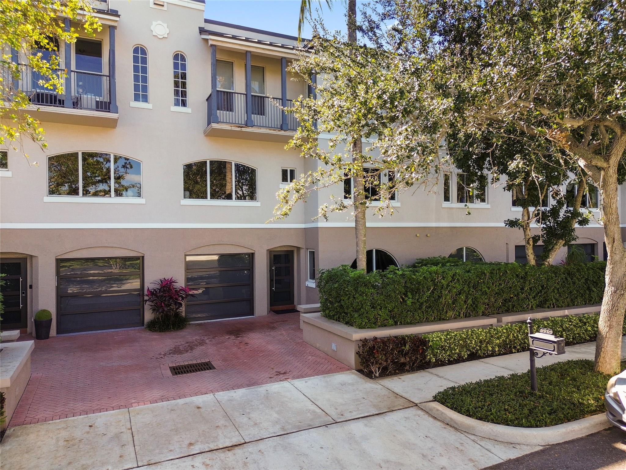 456 E Boca Raton