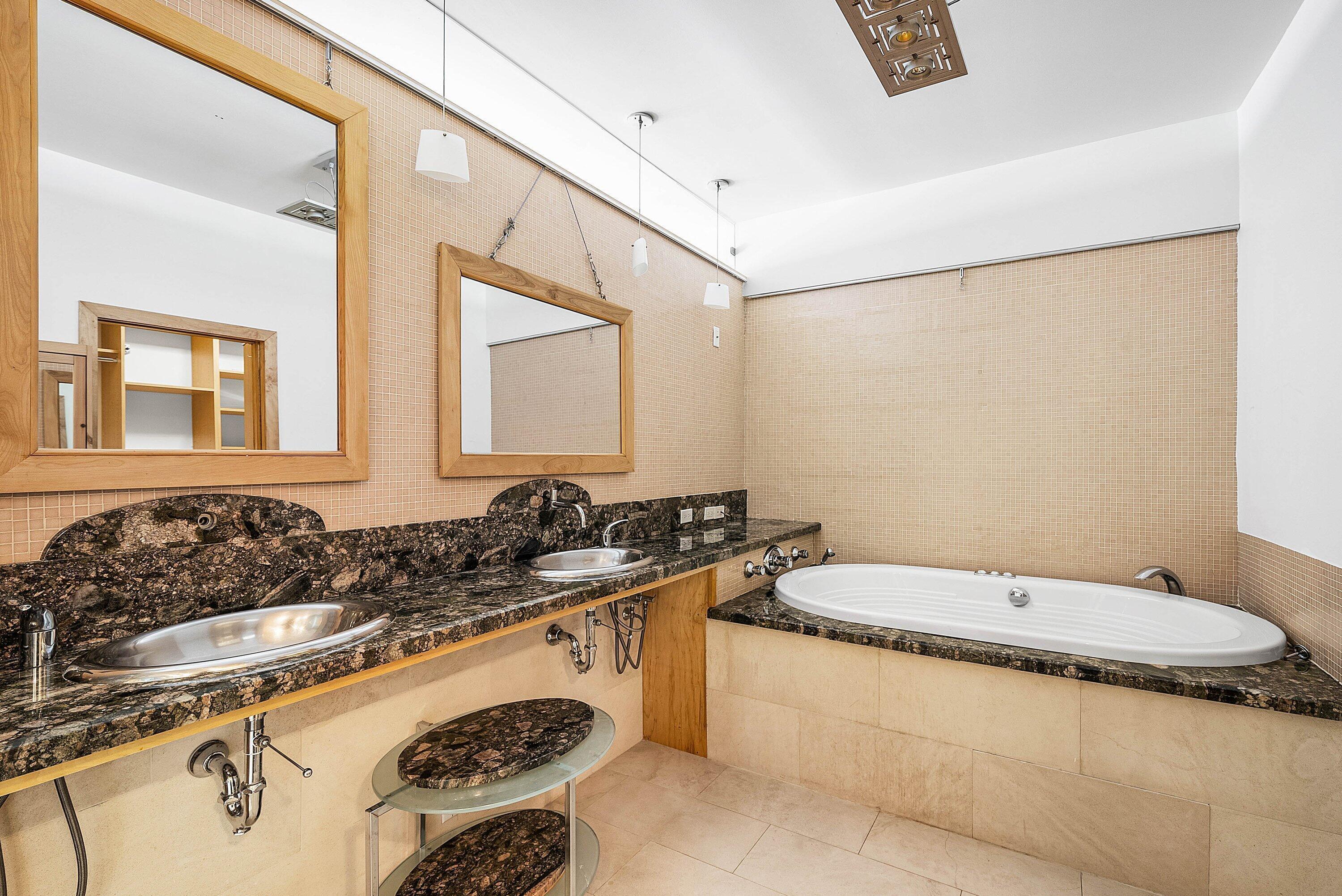 3500 Mystic Pointe Aventura, FL 33180