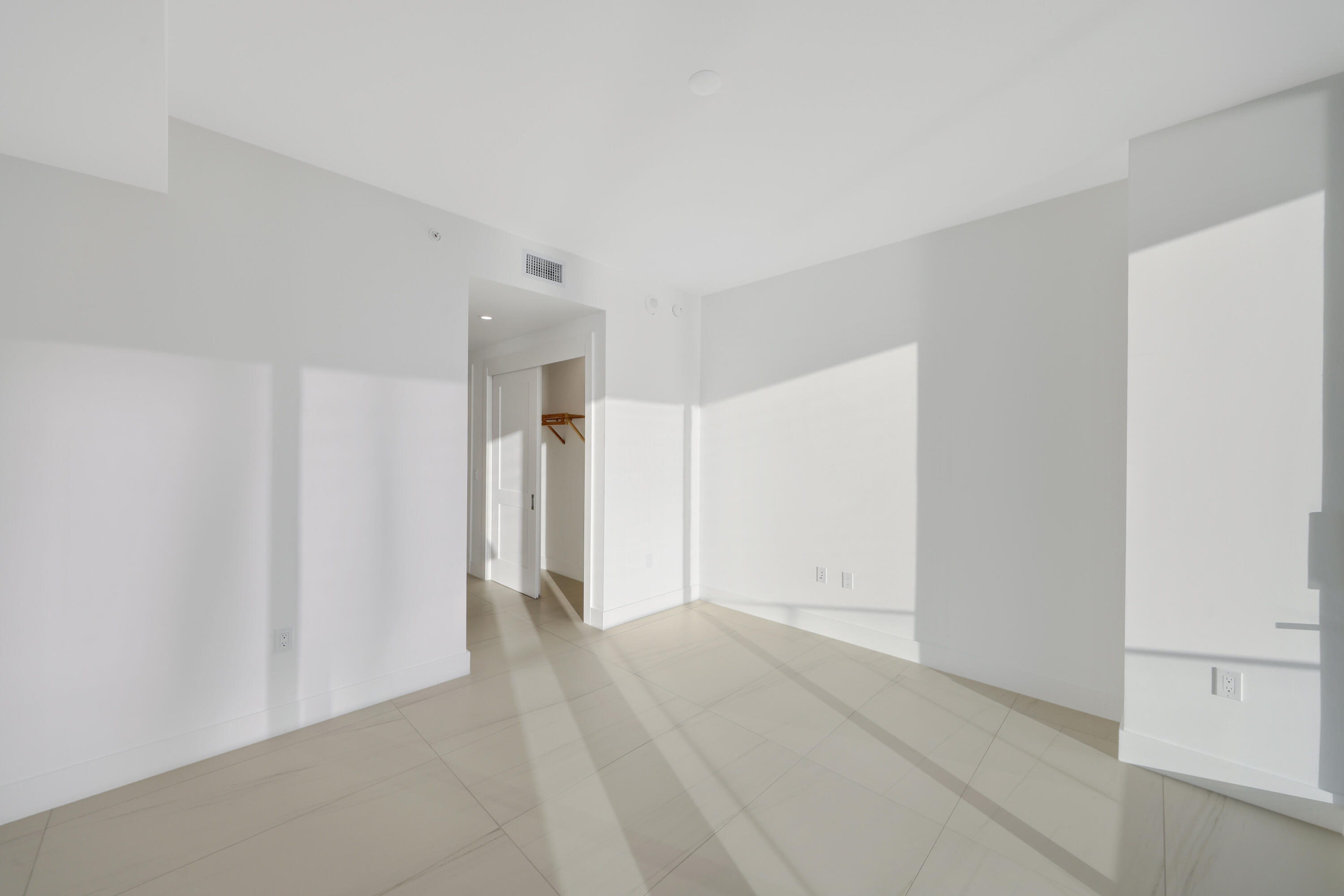 153 N Seabreeze #1001 Fort Lauderdale, FL 33304