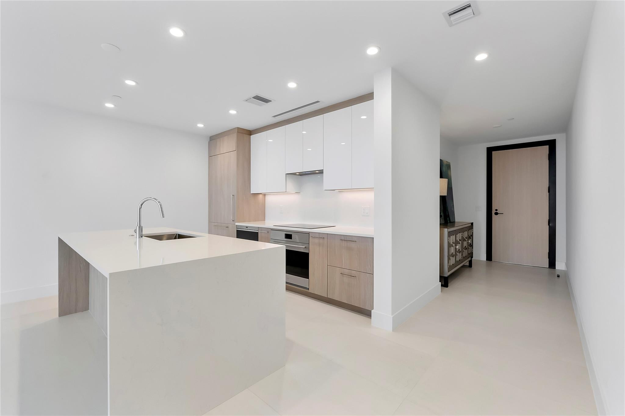 153 N Seabreeze Blvd #1803 Fort Lauderdale, FL 33304