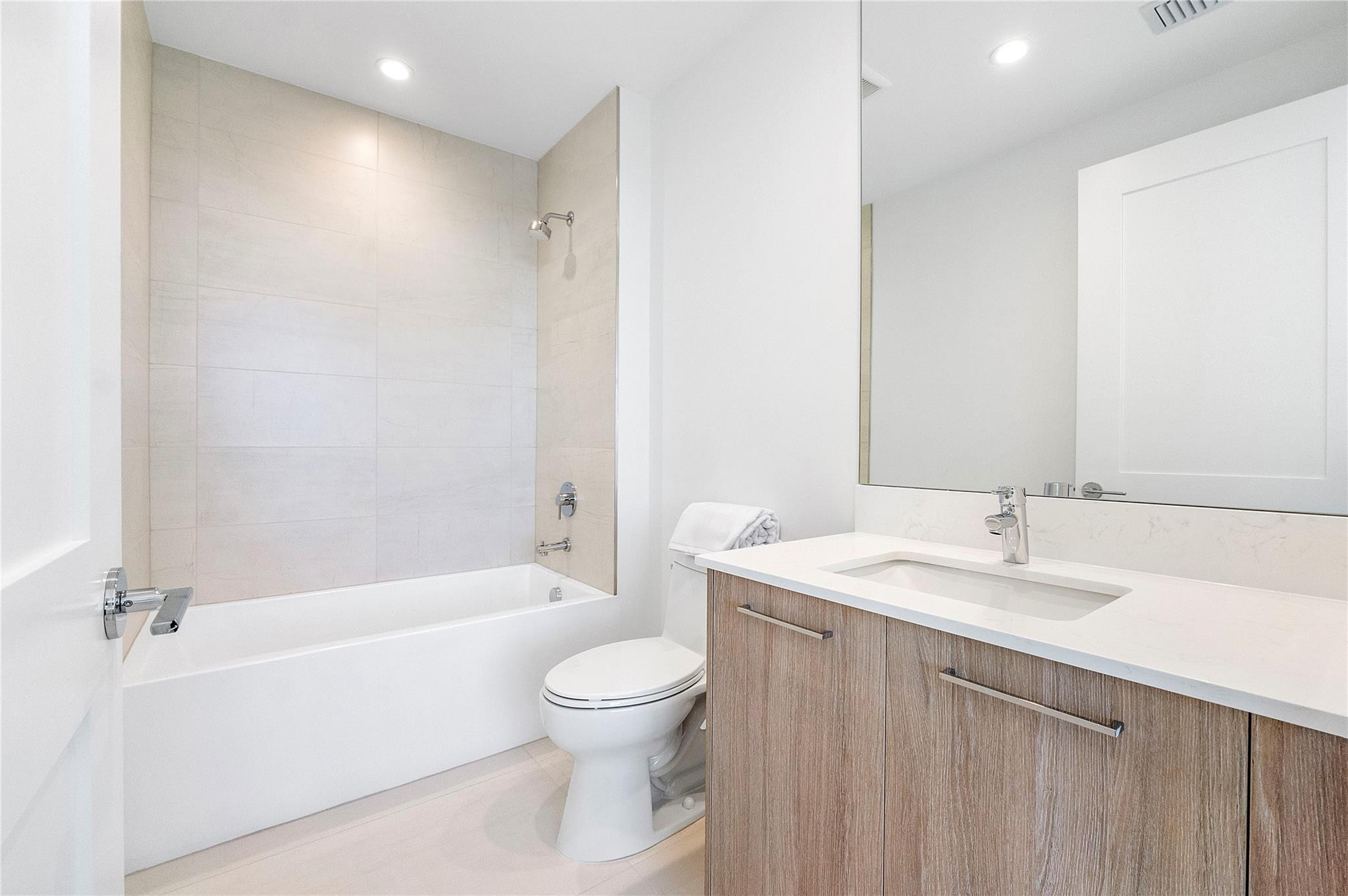 153 N Seabreeze Blvd #1803 Fort Lauderdale, FL 33304