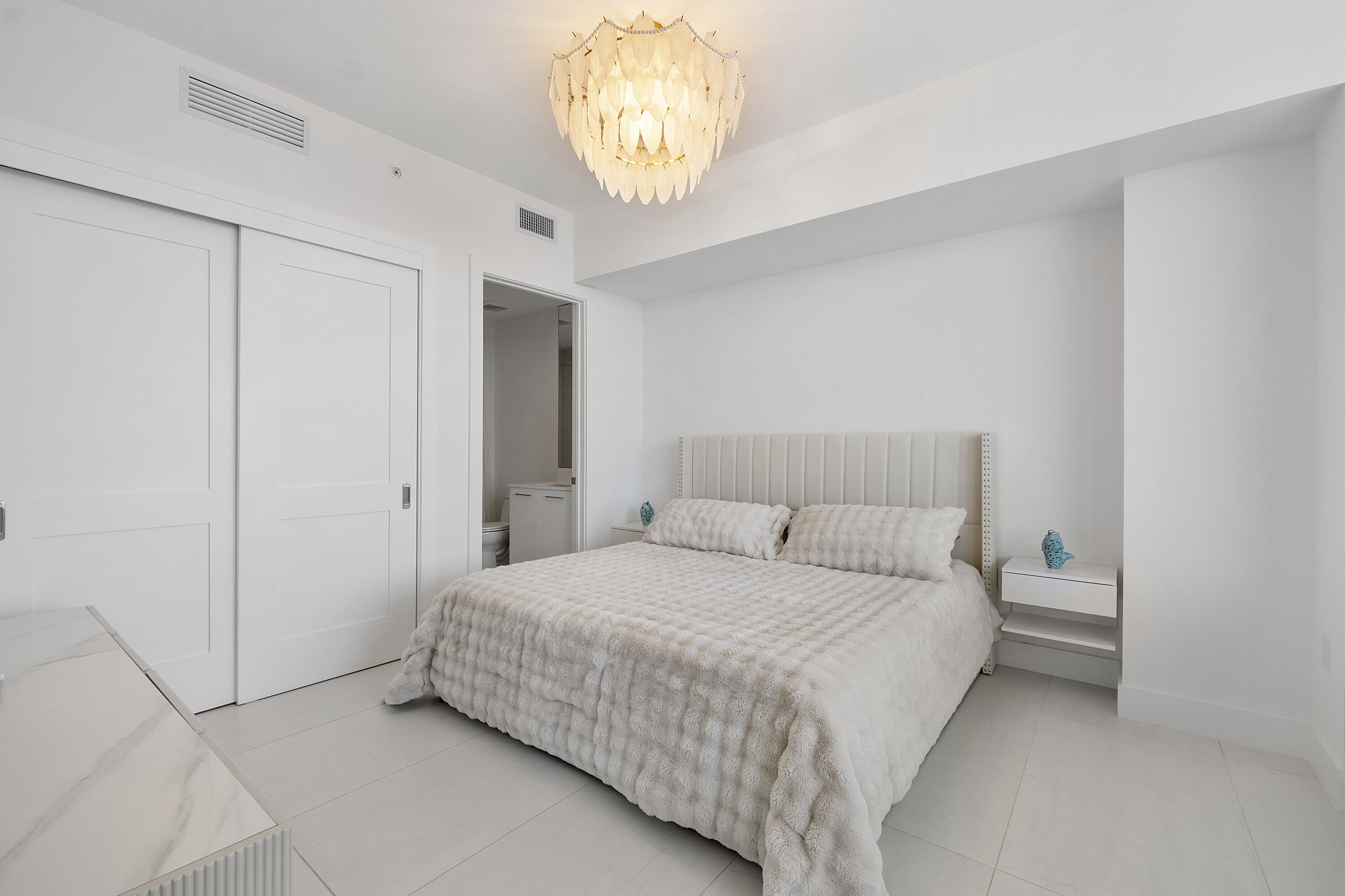153 N Seabreeze Blvd #1803 Fort Lauderdale, FL 33304