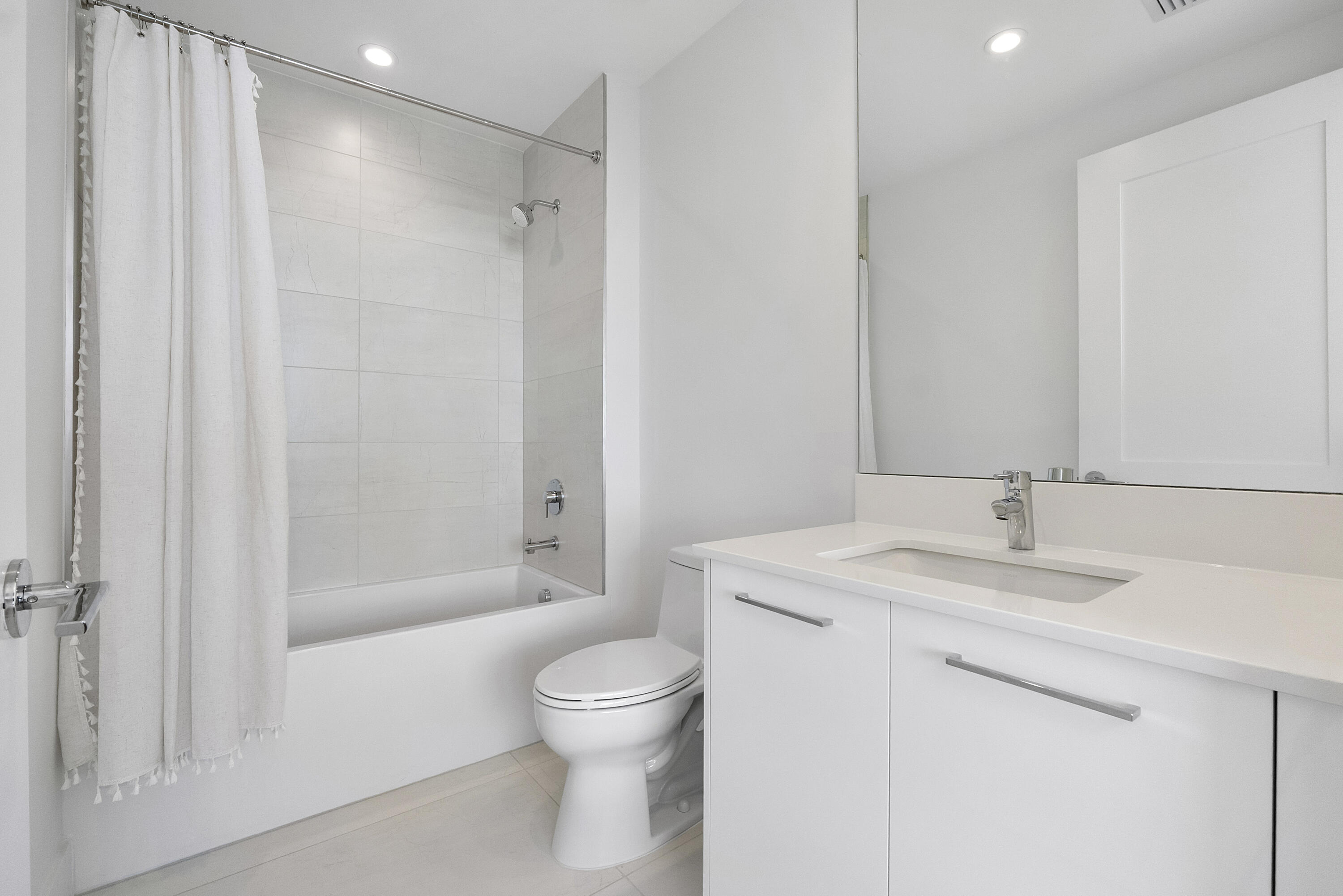 153 N Seabreeze Blvd #1803 Fort Lauderdale, FL 33304