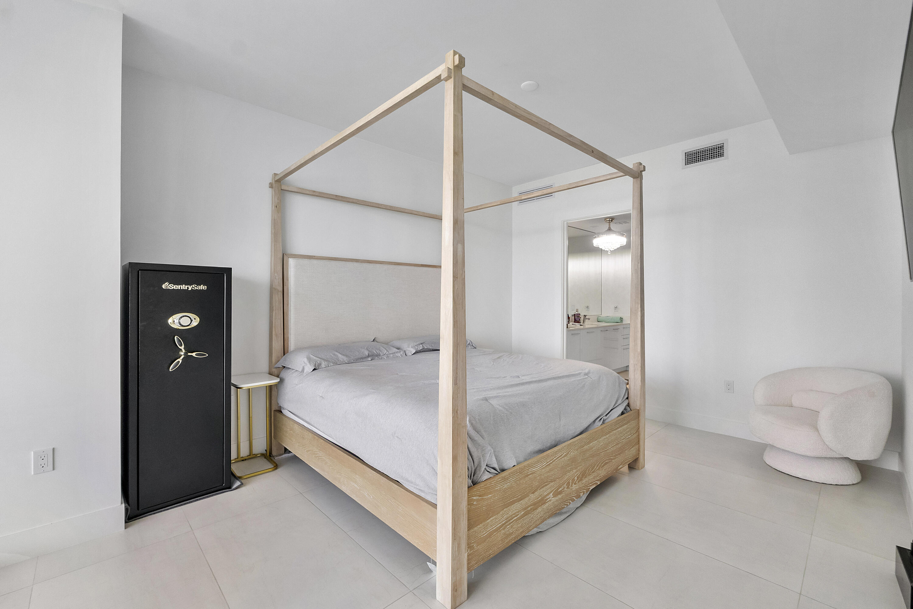 153 N Seabreeze Blvd #1803 Fort Lauderdale, FL 33304