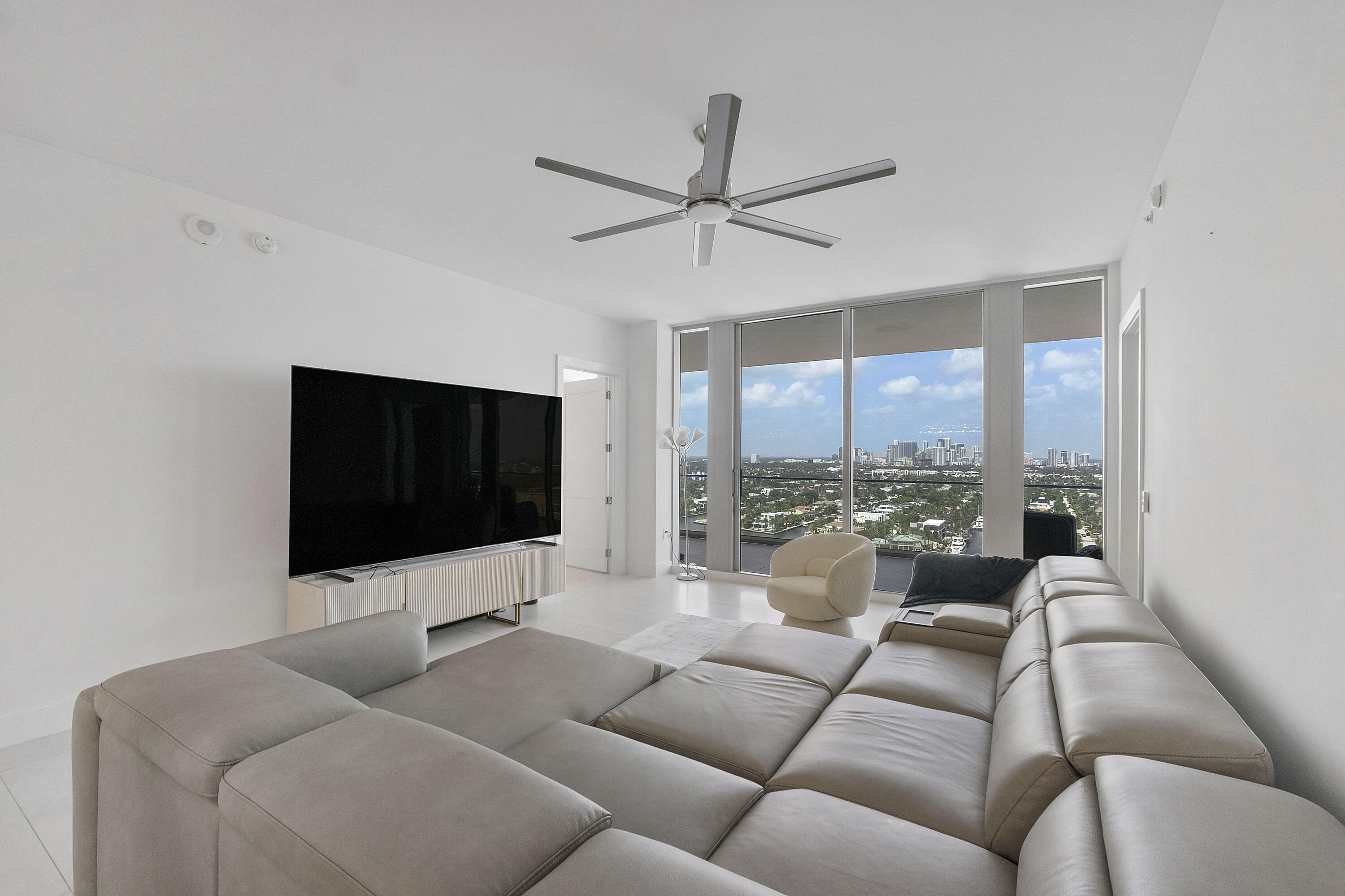 153 N Seabreeze Blvd #1803 Fort Lauderdale, FL 33304