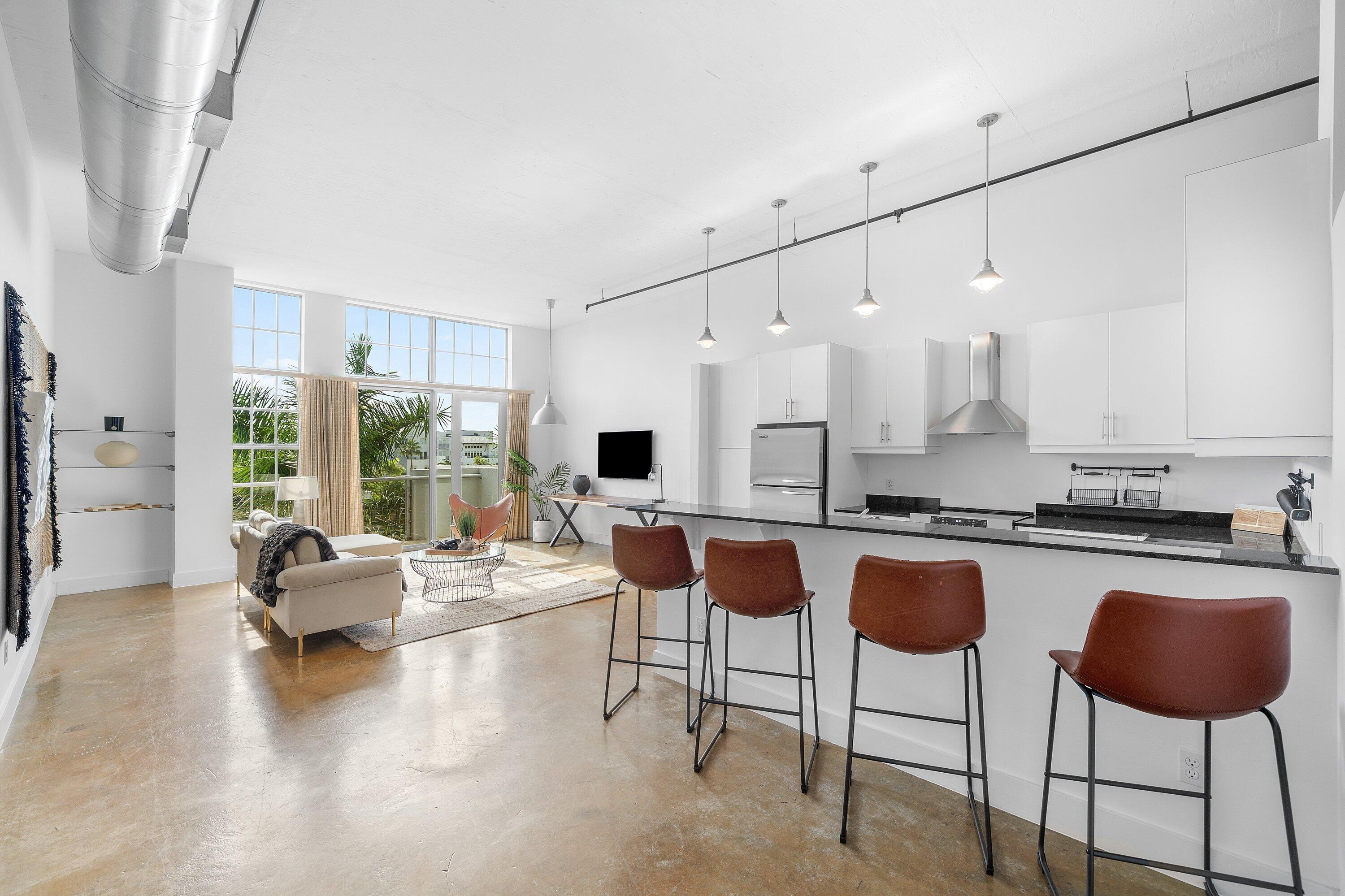 180 NE 4th Ave #406