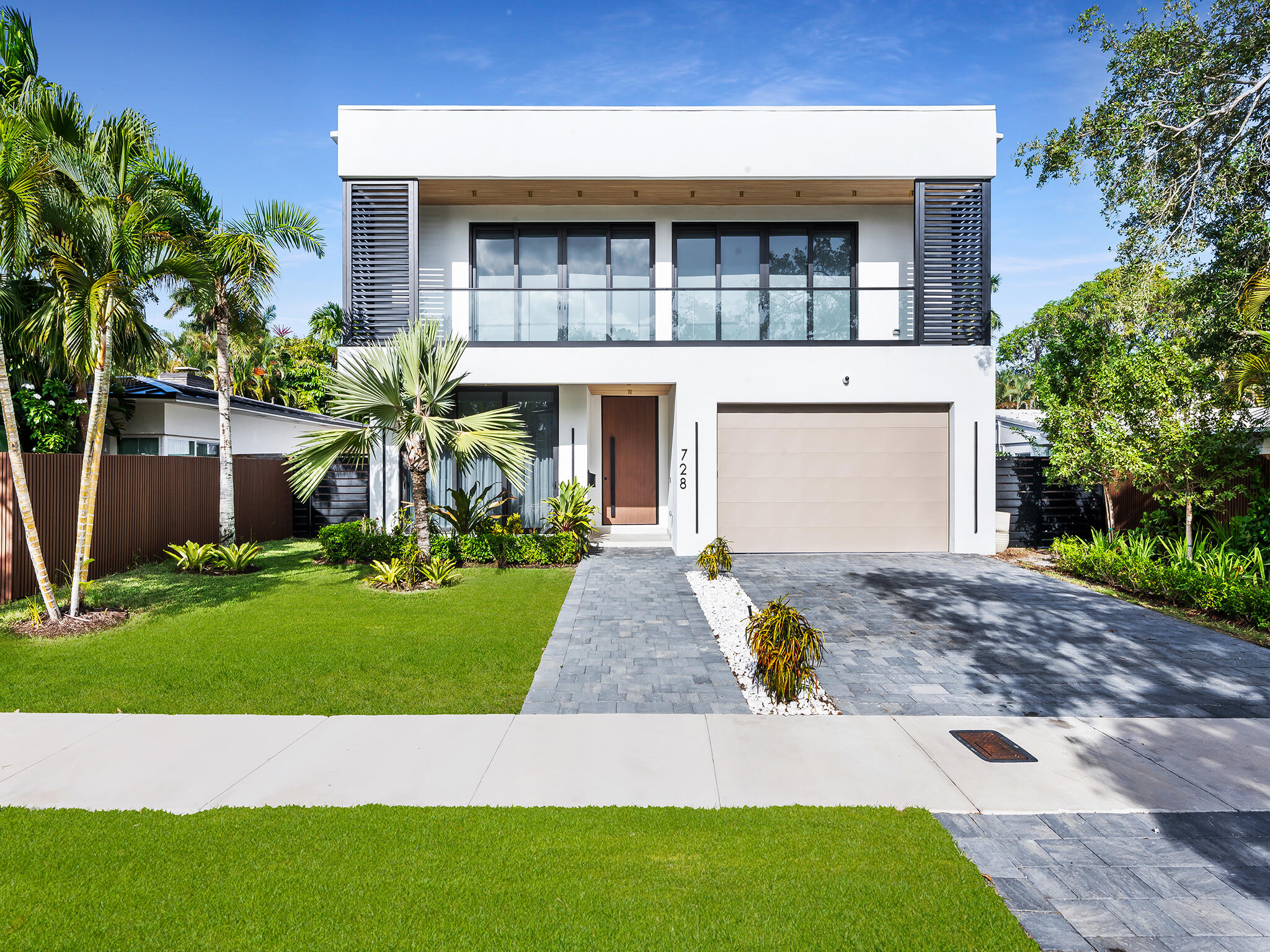 728 NE 17th Ter