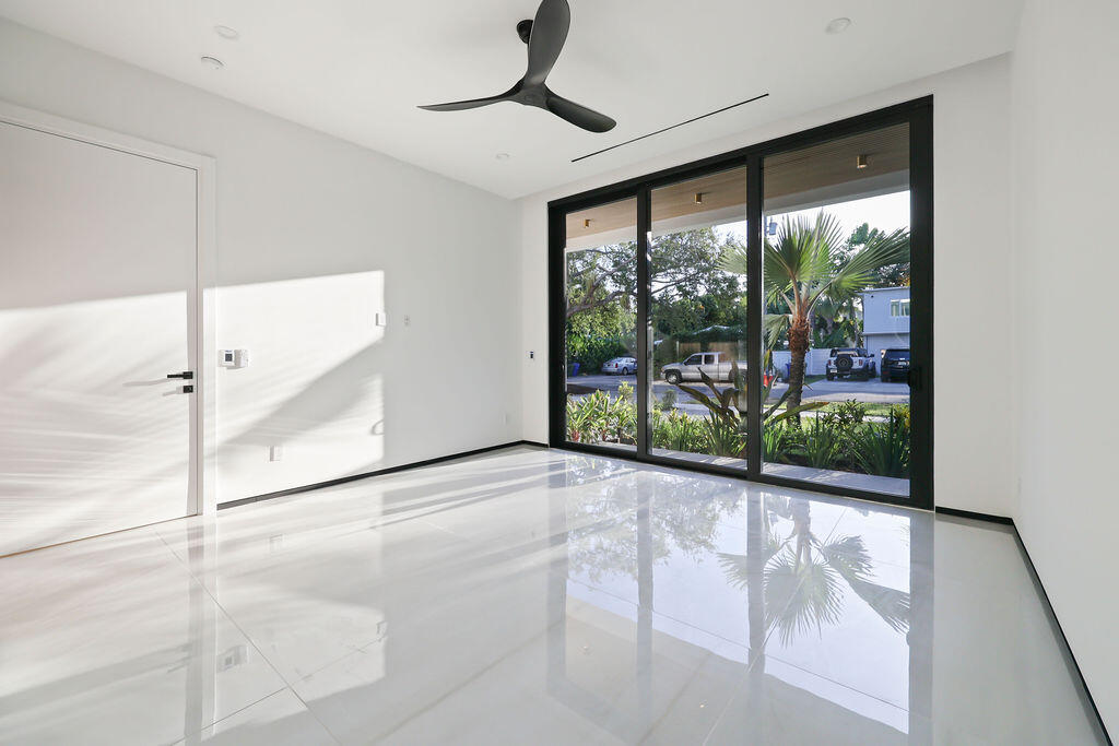 728 NE 17th Ter Fort Lauderdale, FL 33304