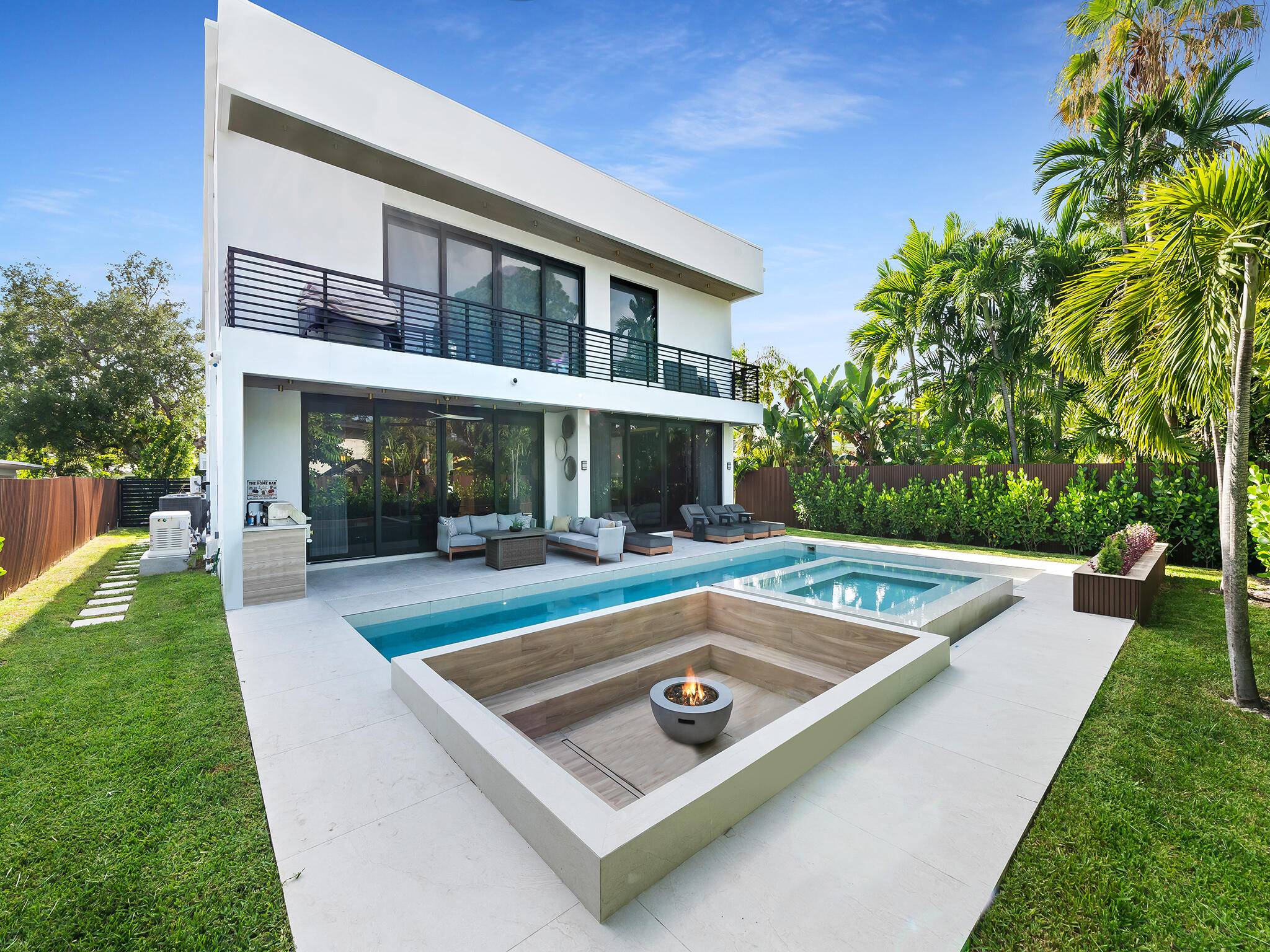 728 NE 17th Ter Fort Lauderdale, FL 33304