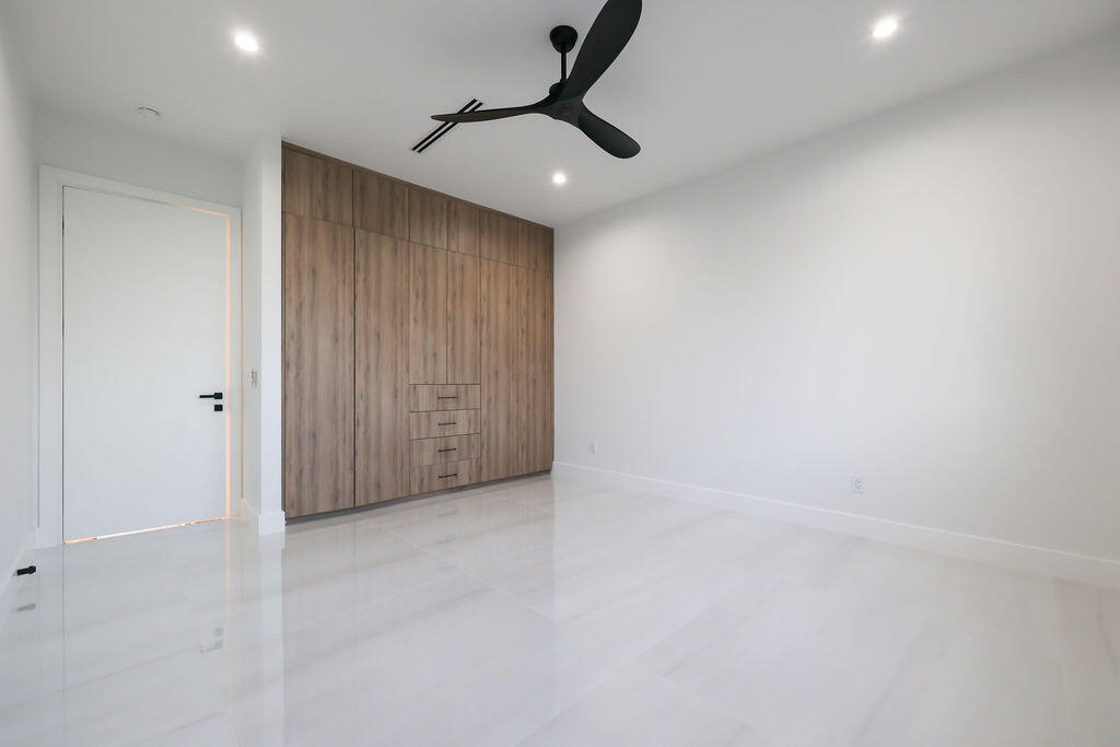 728 NE 17th Ter Fort Lauderdale, FL 33304
