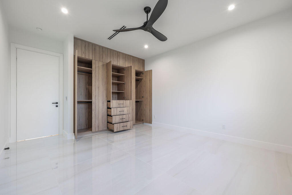 728 NE 17th Ter Fort Lauderdale, FL 33304