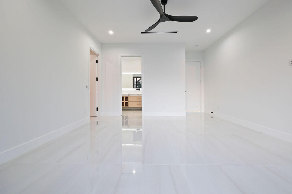 728 NE 17th Ter Fort Lauderdale, FL 33304