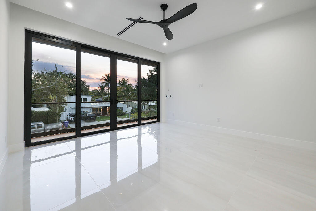 728 NE 17th Ter Fort Lauderdale, FL 33304