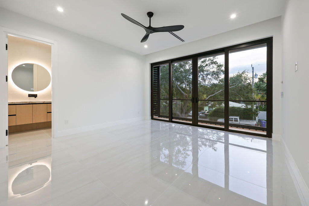 728 NE 17th Ter Fort Lauderdale, FL 33304