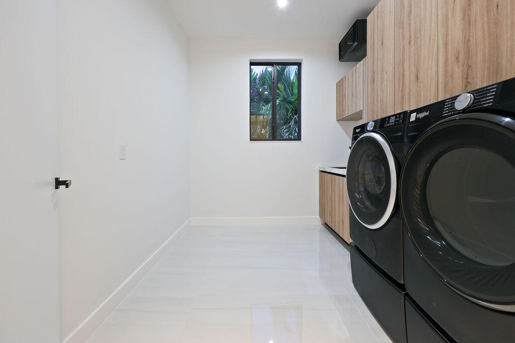 728 NE 17th Ter Fort Lauderdale, FL 33304