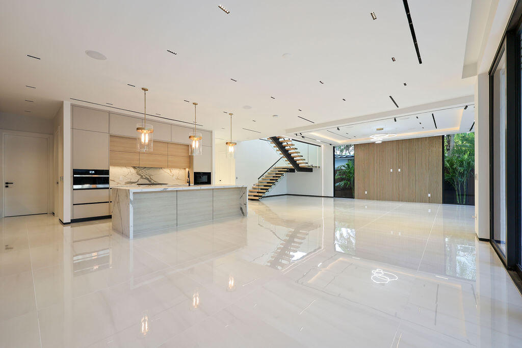728 NE 17th Ter Fort Lauderdale, FL 33304