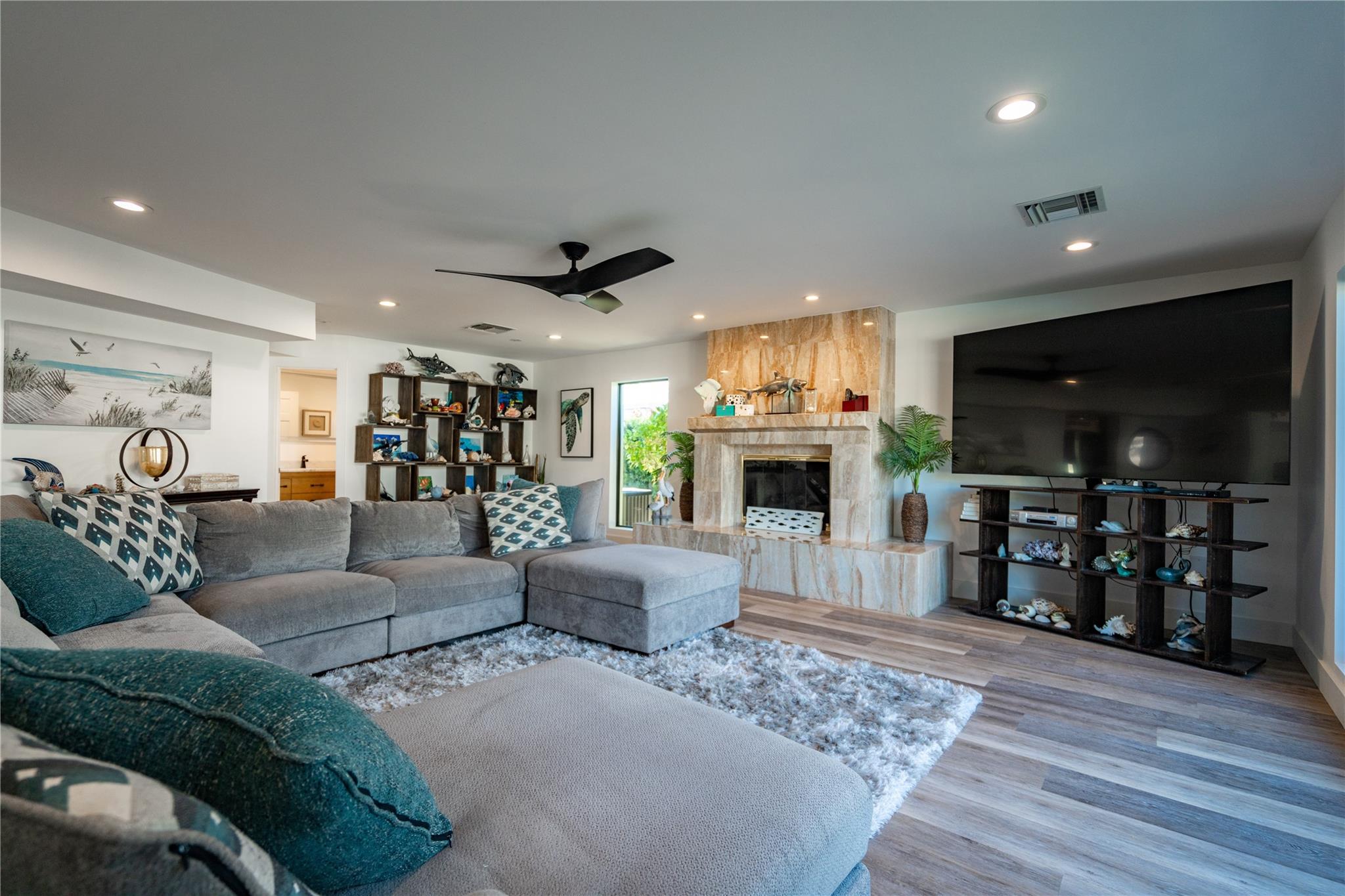 2817 NE 26th Ct Fort Lauderdale, FL 33306