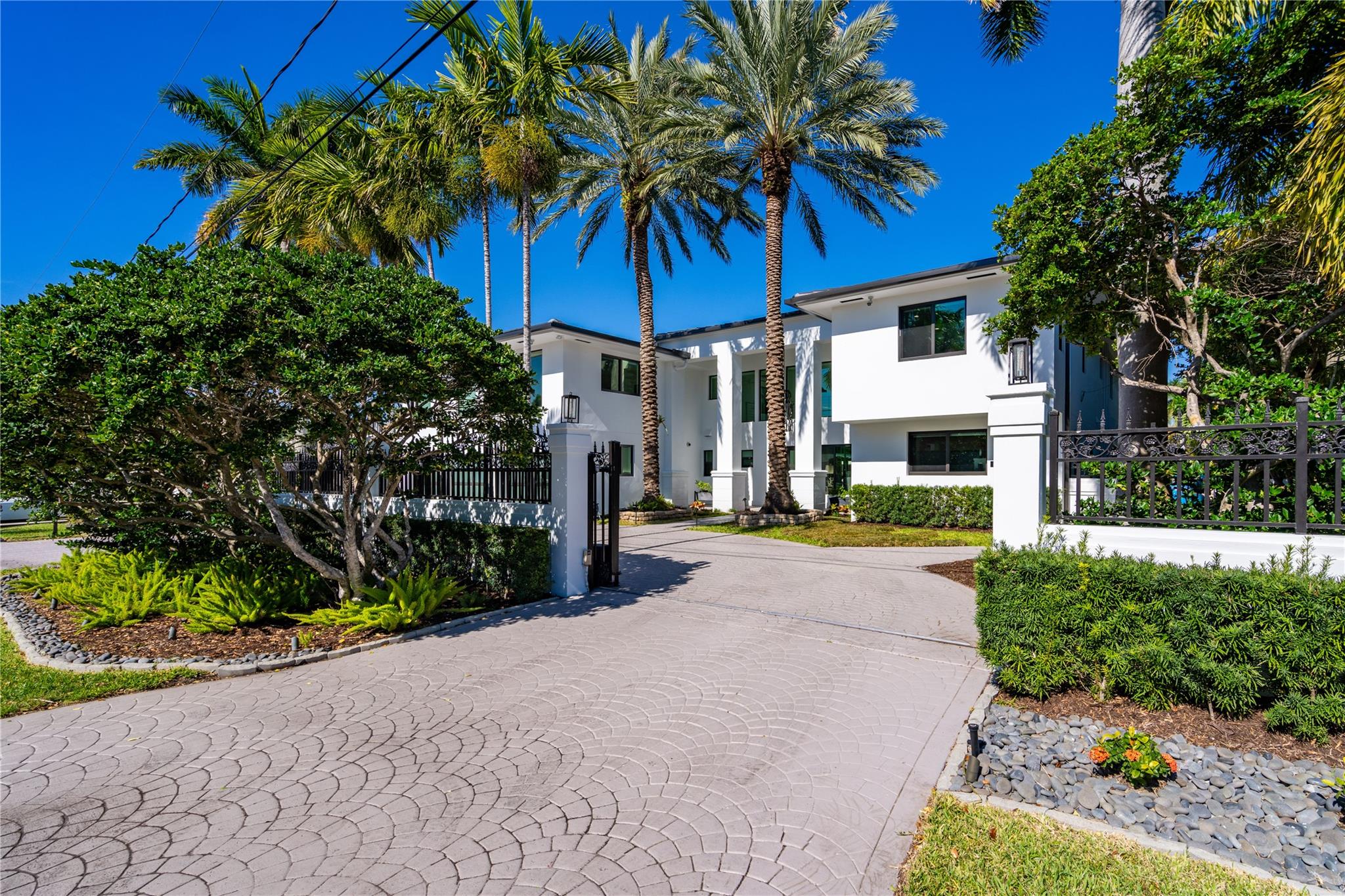 2817 NE 26th Ct Fort Lauderdale, FL 33306